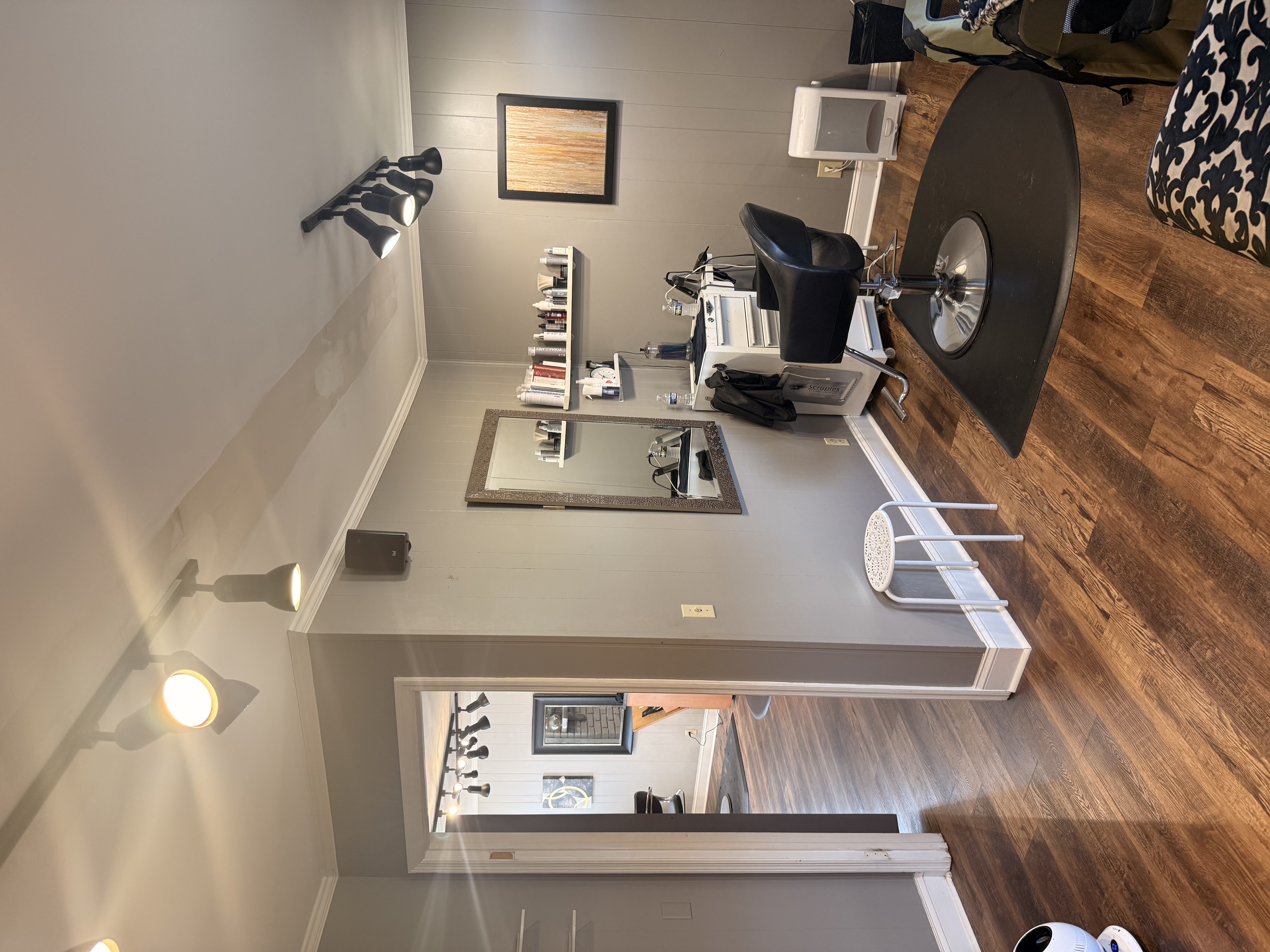 Imagine DT Salon interior on Berry Road Nashville